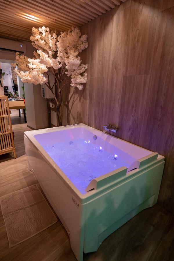 Capsule Thailande I Sauna I Balneo I Console I Jeux En Bois I Cinema I Cour Interieure Trith-Saint-Leger Exteriör bild