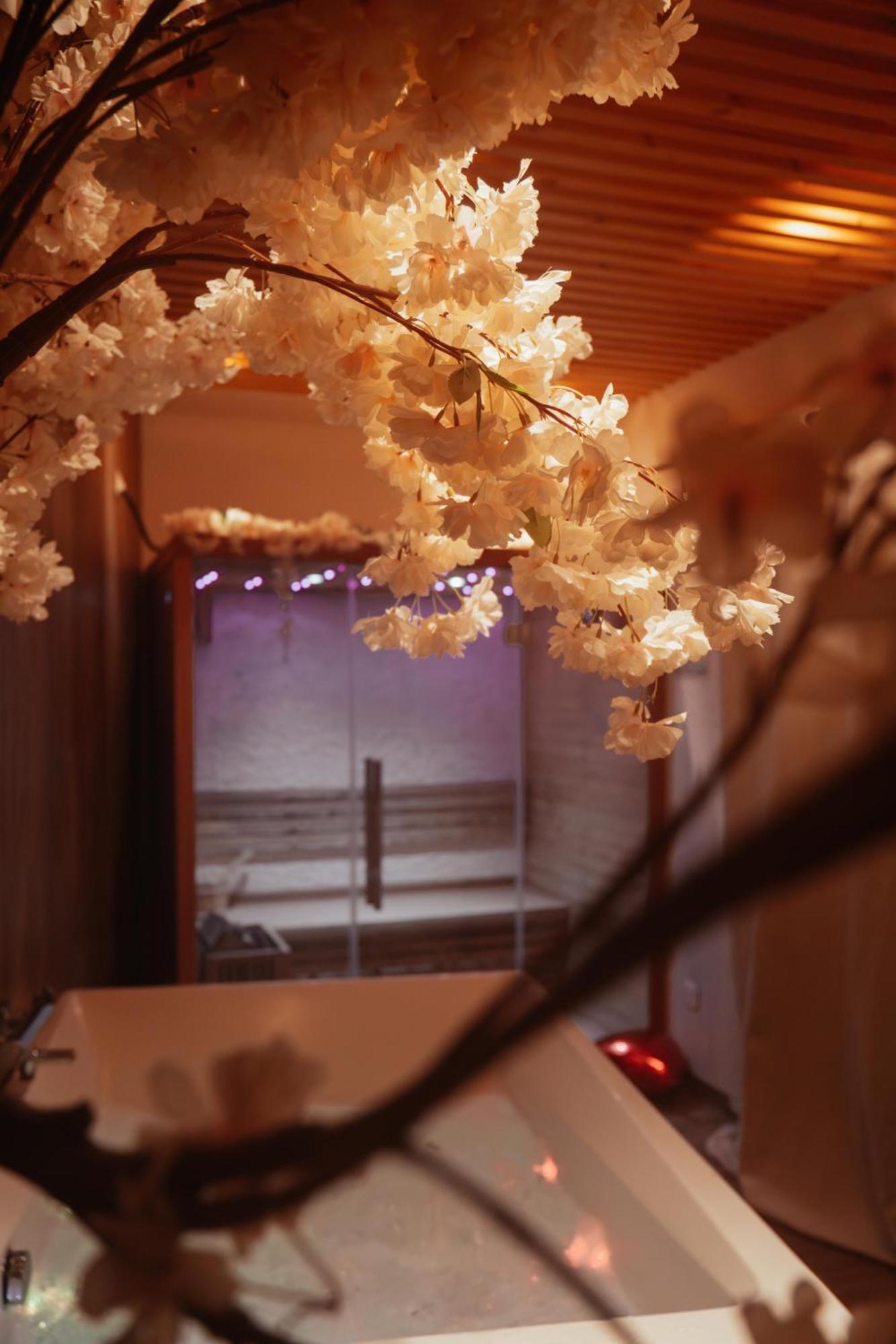 Capsule Thailande I Sauna I Balneo I Console I Jeux En Bois I Cinema I Cour Interieure Trith-Saint-Leger Exteriör bild